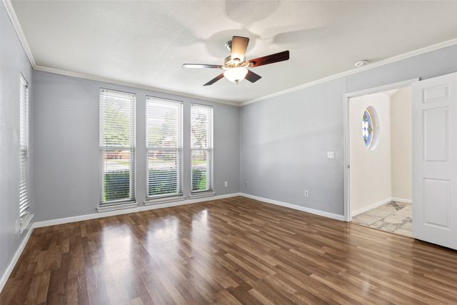 2830 Oak Creek Drive, Paris, TX 75462
