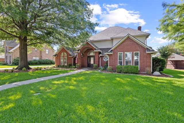 2830 Oak Creek Drive, Paris, TX 75462