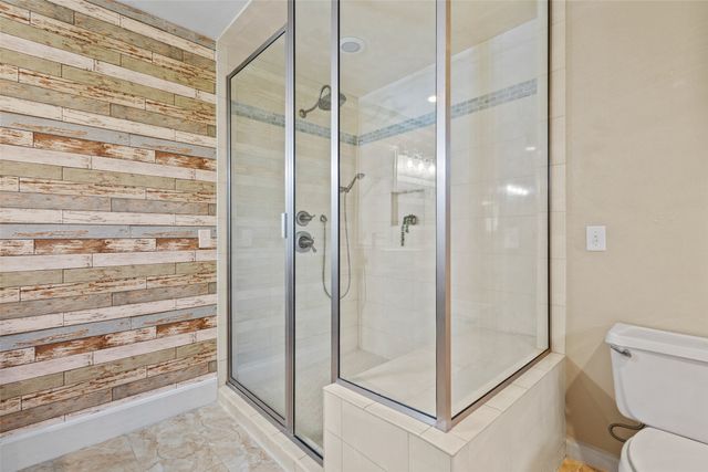 2830 Oak Creek Drive, Paris, TX 75462