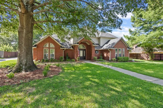 2830 Oak Creek Drive, Paris, TX 75462