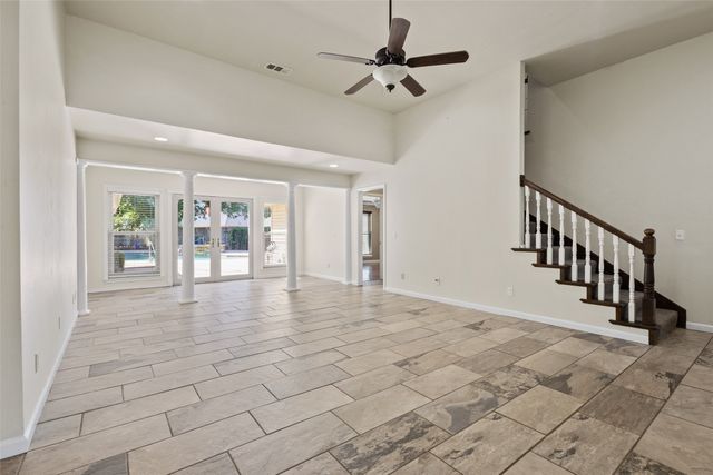 2830 Oak Creek Drive, Paris, TX 75462