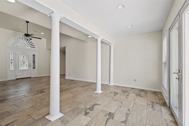 2830 Oak Creek Drive, Paris, TX 75462
