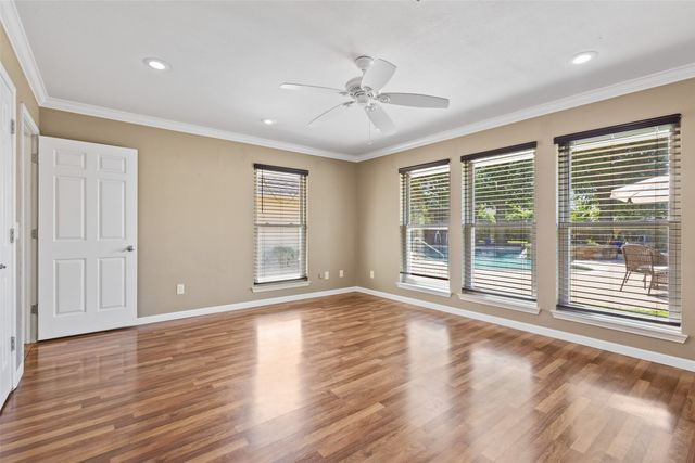 2830 Oak Creek Drive, Paris, TX 75462