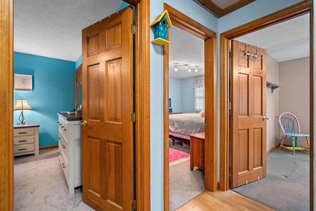 29 Golden Gate Drive, Hooksett, NH 03106