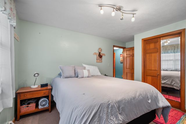 29 Golden Gate Drive, Hooksett, NH 03106