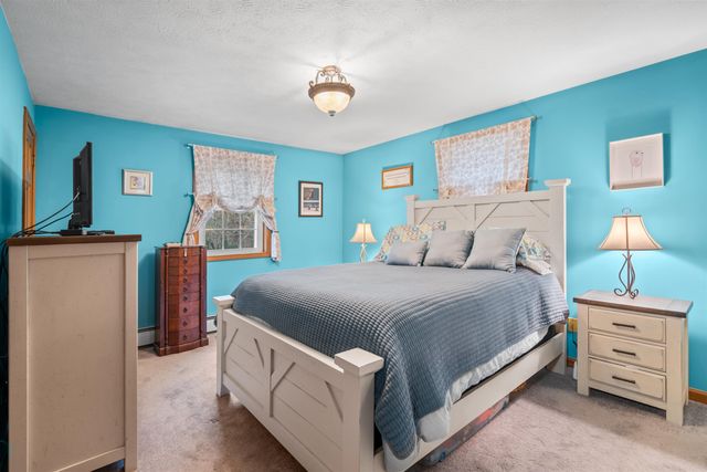 29 Golden Gate Drive, Hooksett, NH 03106