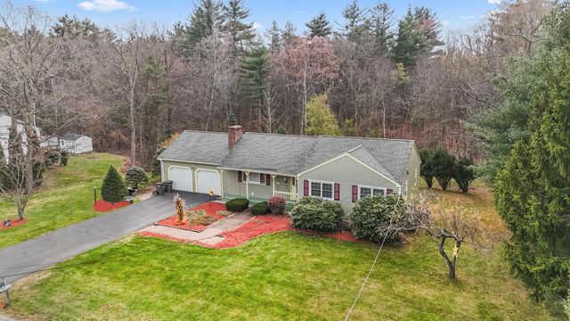 29 Golden Gate Drive, Hooksett, NH 03106