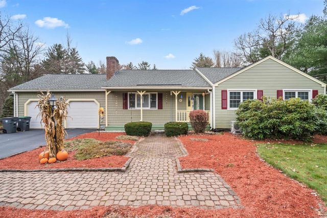 29 Golden Gate Drive, Hooksett, NH 03106