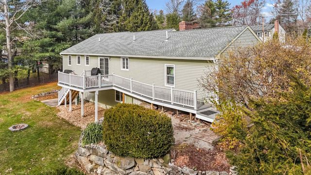 29 Golden Gate Drive, Hooksett, NH 03106