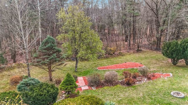 29 Golden Gate Drive, Hooksett, NH 03106