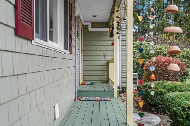 29 Golden Gate Drive, Hooksett, NH 03106