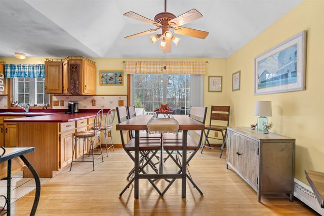 29 Golden Gate Drive, Hooksett, NH 03106