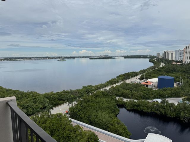 4200 N OCEAN Drive 2-1705, Singer Island, FL 33404