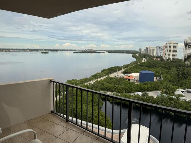 4200 N OCEAN Drive 2-1705, Singer Island, FL 33404