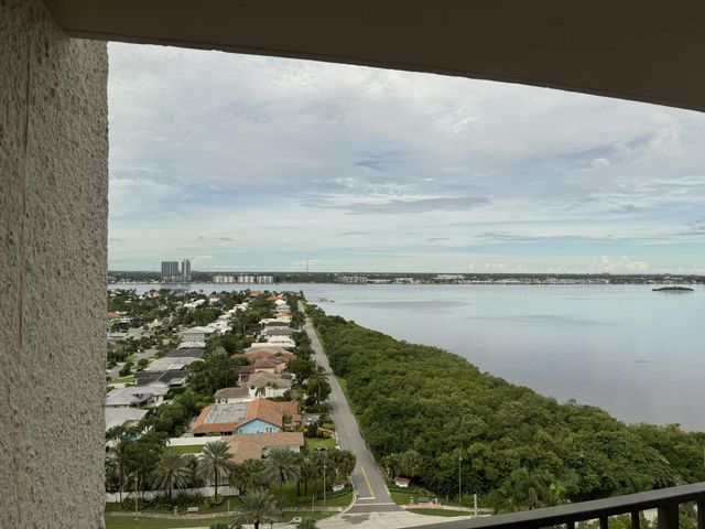 4200 N OCEAN Drive 2-1705, Singer Island, FL 33404