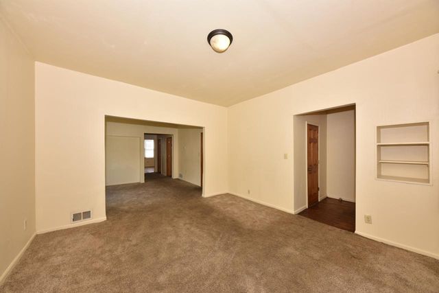 2135 N 44th STREET #2137, Milwaukee, WI 53208