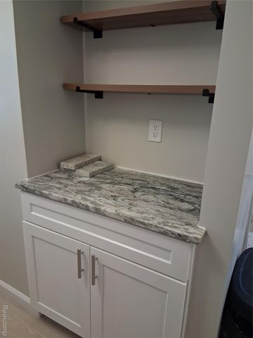 3808 Taylor Street, Detroit, MI 48206