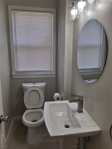 3808 Taylor Street, Detroit, MI 48206