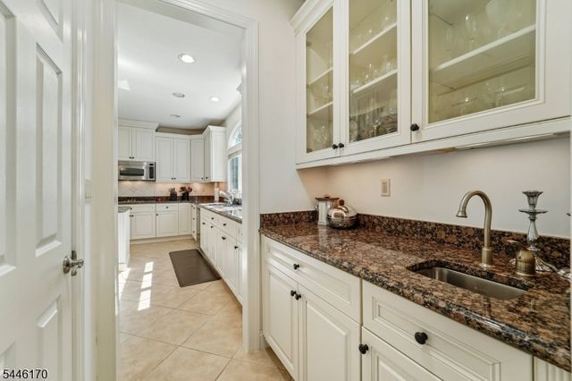 1 Roehm Ct, West Orange Twp., NJ 07052