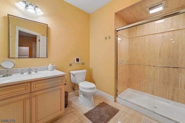 1 Roehm Ct, West Orange Twp., NJ 07052
