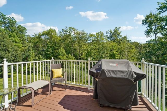 1 Roehm Ct, West Orange Twp., NJ 07052