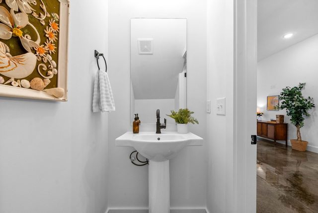 684 Anderson Ln, Madison, TN 37115