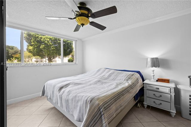 811 S Hollybrook Dr 105, Pembroke Pines, FL 33025