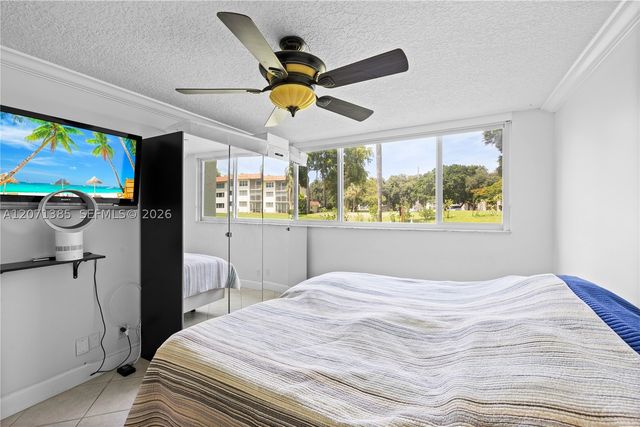 811 S Hollybrook Dr 105, Pembroke Pines, FL 33025