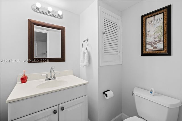 811 S Hollybrook Dr 105, Pembroke Pines, FL 33025
