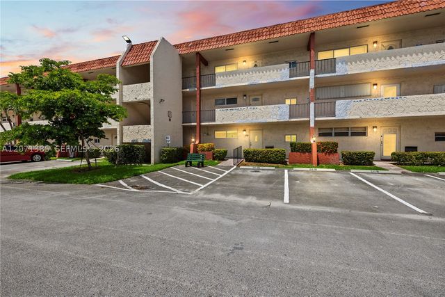 811 S Hollybrook Dr 105, Pembroke Pines, FL 33025