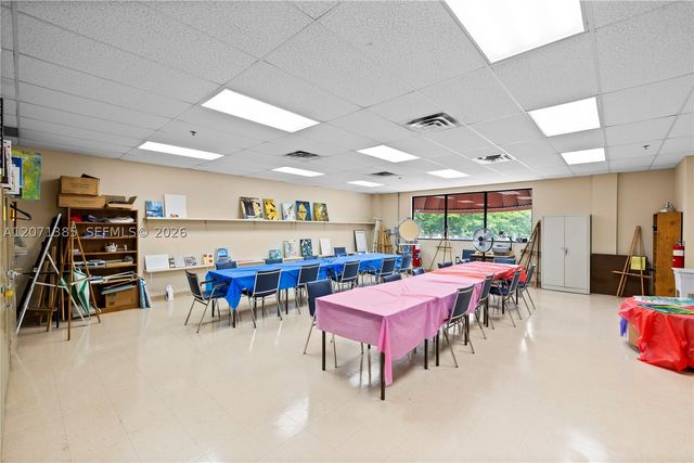 811 S Hollybrook Dr 105, Pembroke Pines, FL 33025