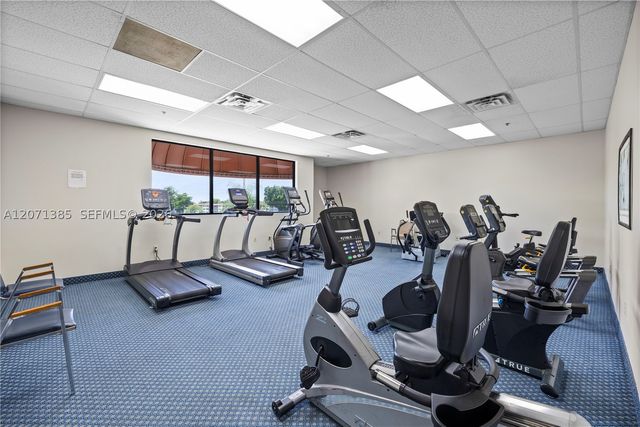 811 S Hollybrook Dr 105, Pembroke Pines, FL 33025