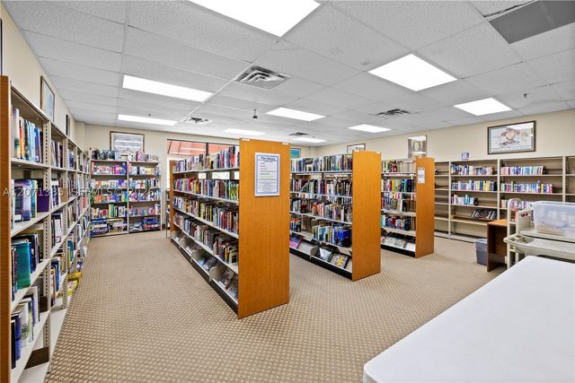 811 S Hollybrook Dr 105, Pembroke Pines, FL 33025