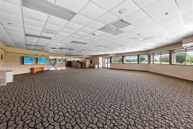 811 S Hollybrook Dr 105, Pembroke Pines, FL 33025