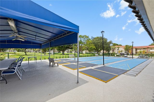 811 S Hollybrook Dr 105, Pembroke Pines, FL 33025