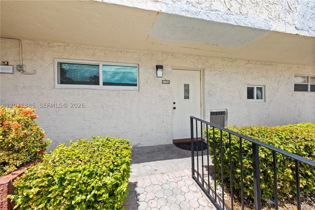 811 S Hollybrook Dr 105, Pembroke Pines, FL 33025