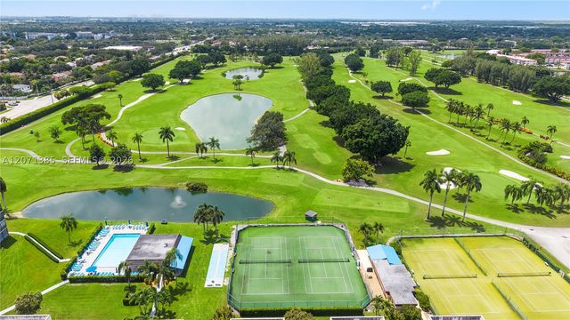 811 S Hollybrook Dr 105, Pembroke Pines, FL 33025
