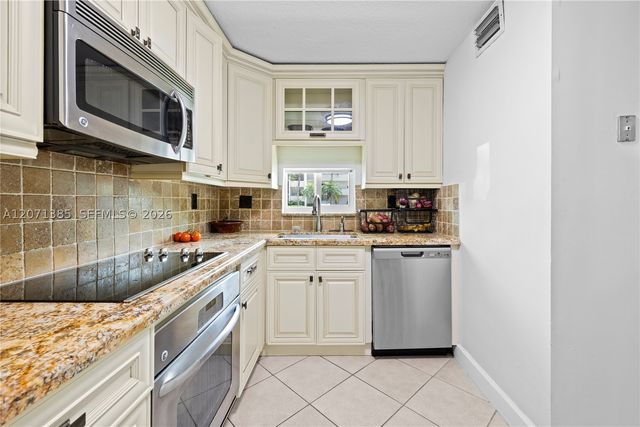811 S Hollybrook Dr 105, Pembroke Pines, FL 33025