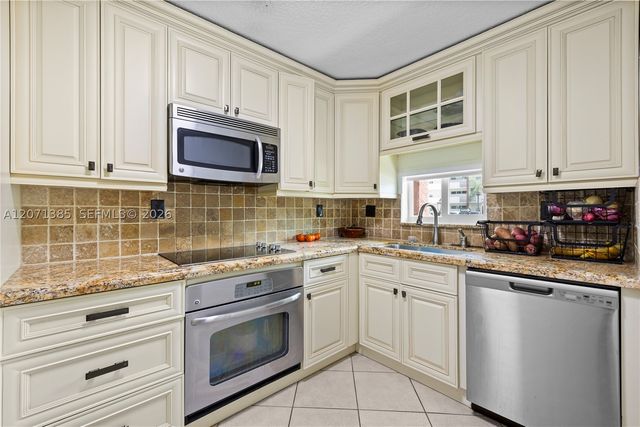 811 S Hollybrook Dr 105, Pembroke Pines, FL 33025