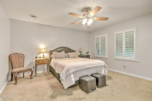 1020 Cox Trail Place, Kingsport, TN 37660