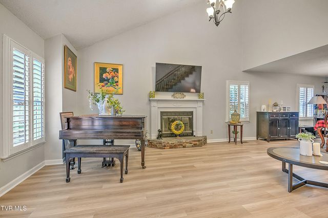 1020 Cox Trail Place, Kingsport, TN 37660