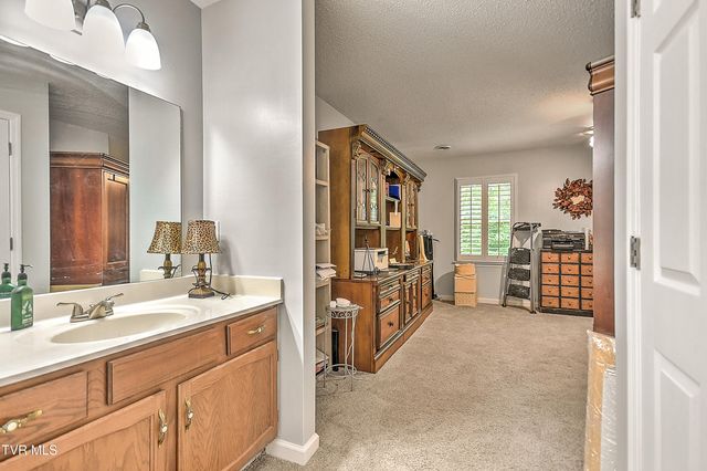 1020 Cox Trail Place, Kingsport, TN 37660