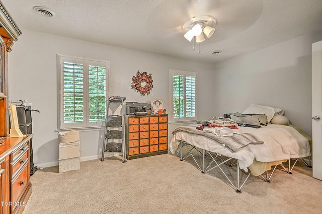 1020 Cox Trail Place, Kingsport, TN 37660