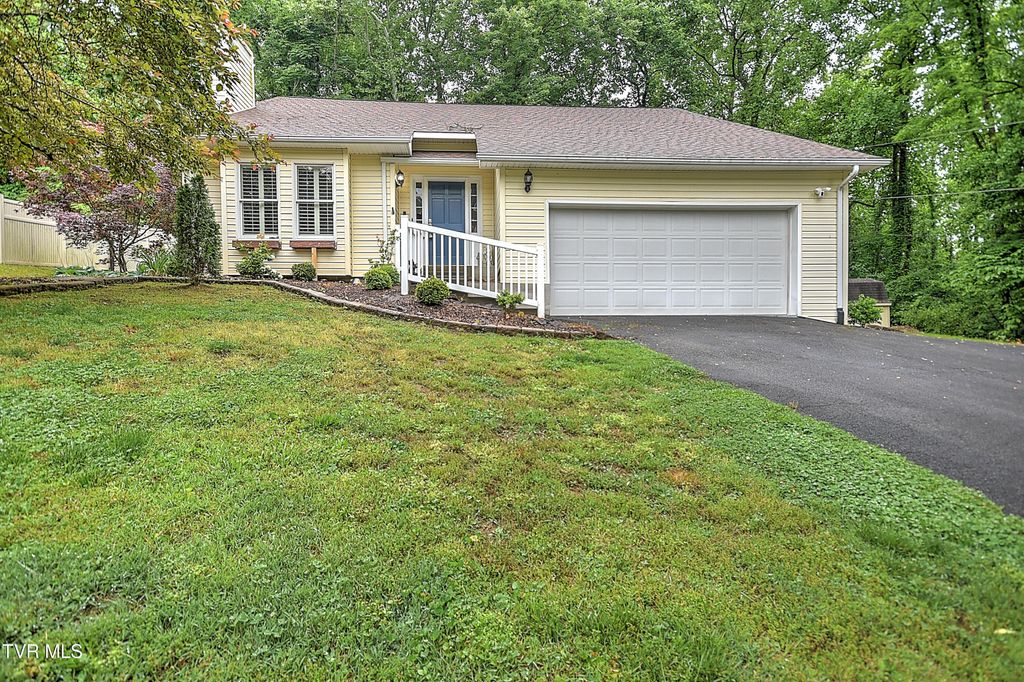 1020 Cox Trail Place, Kingsport, TN 37660