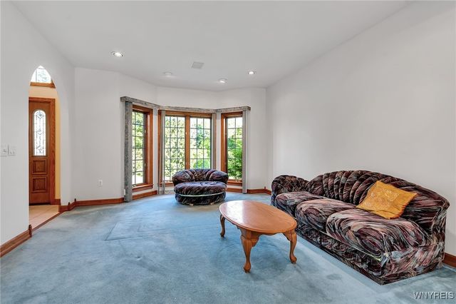 27 Edgewood Drive, Batavia, NY 14020