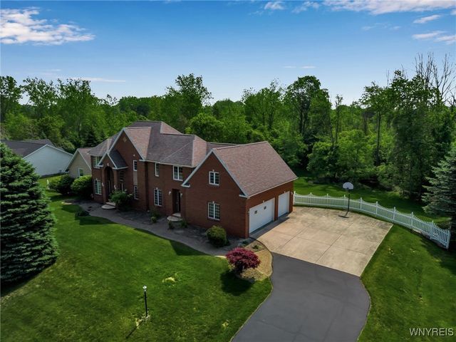 27 Edgewood Drive, Batavia, NY 14020
