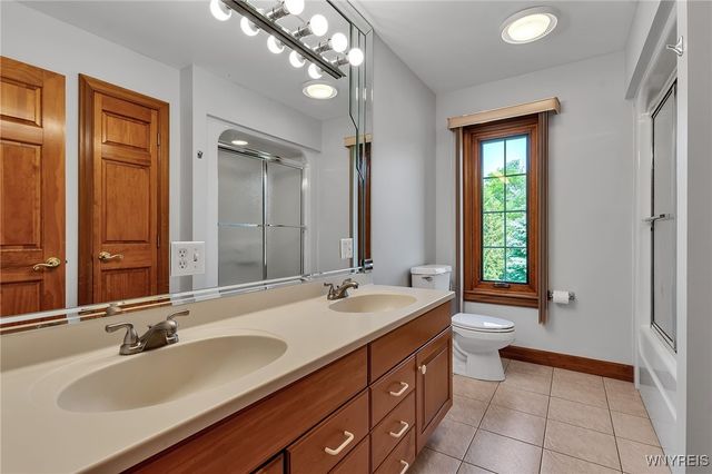 27 Edgewood Drive, Batavia, NY 14020