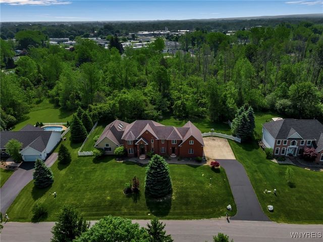 27 Edgewood Drive, Batavia, NY 14020