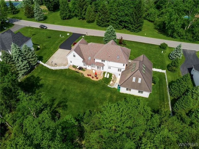 27 Edgewood Drive, Batavia, NY 14020