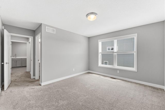 18466 Greenstone Way, Lakeville, MN 55044